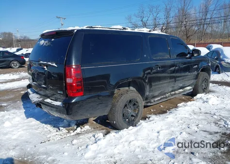 2010 Chevrolet Suburban 1500 Lt1 z USA, uszkodzony, nr VIN 1GNUKJE33AR260756